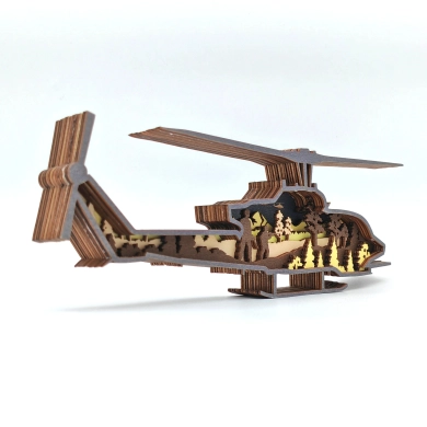 Sculpture hélicoptère en bois
