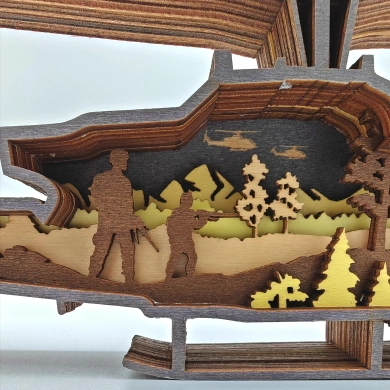 Sculpture hélicoptère en bois