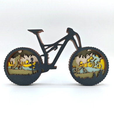 Sculpture vélo en bois
