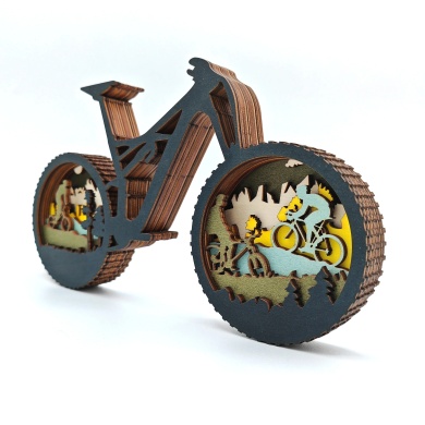 Sculpture vélo en bois