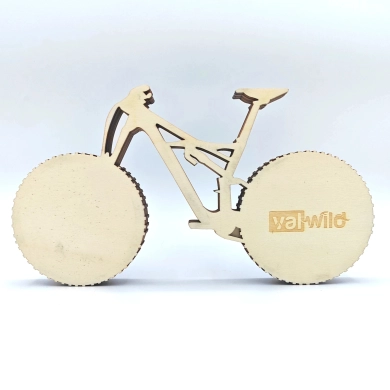 Sculpture vélo en bois