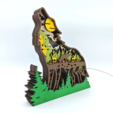 Lampe loup des montagnes en bois - USB
