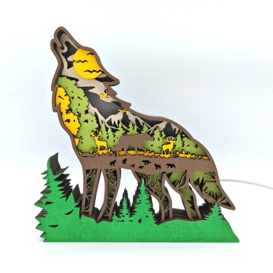 Lampe loup des montagnes en bois - USB