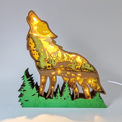 Lampe loup des montagnes en bois - USB