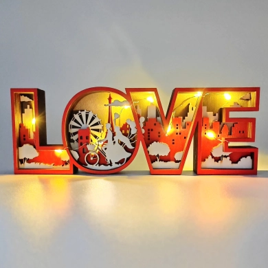 Sculpture love en bois