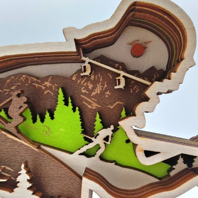 Sculpture skieur en bois