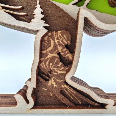Sculpture skieur en bois
