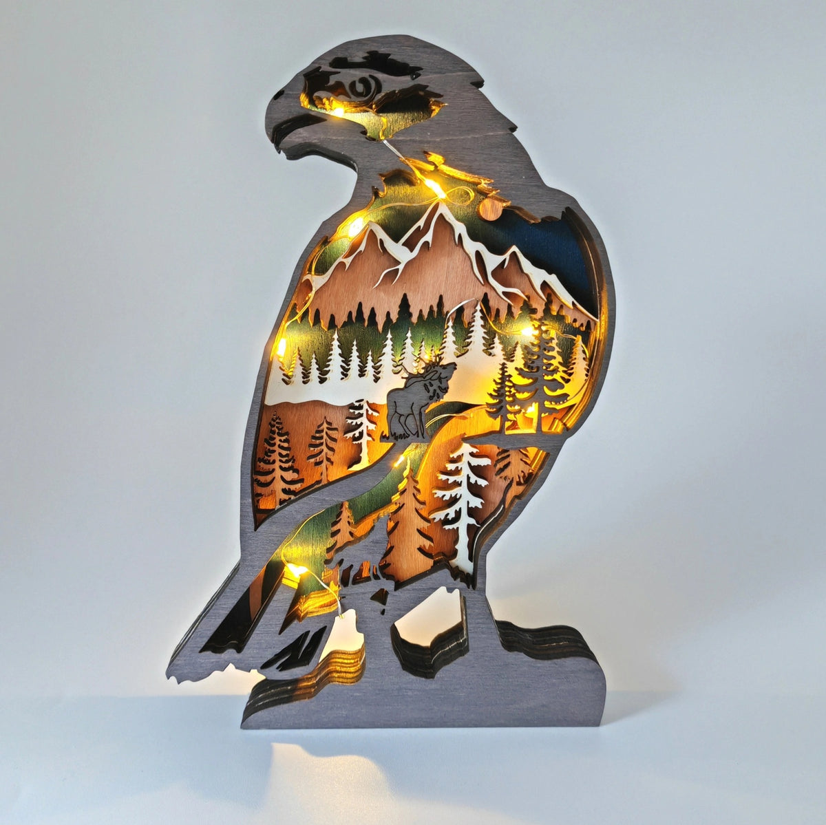 Sculpture rapace des montagnes en bois