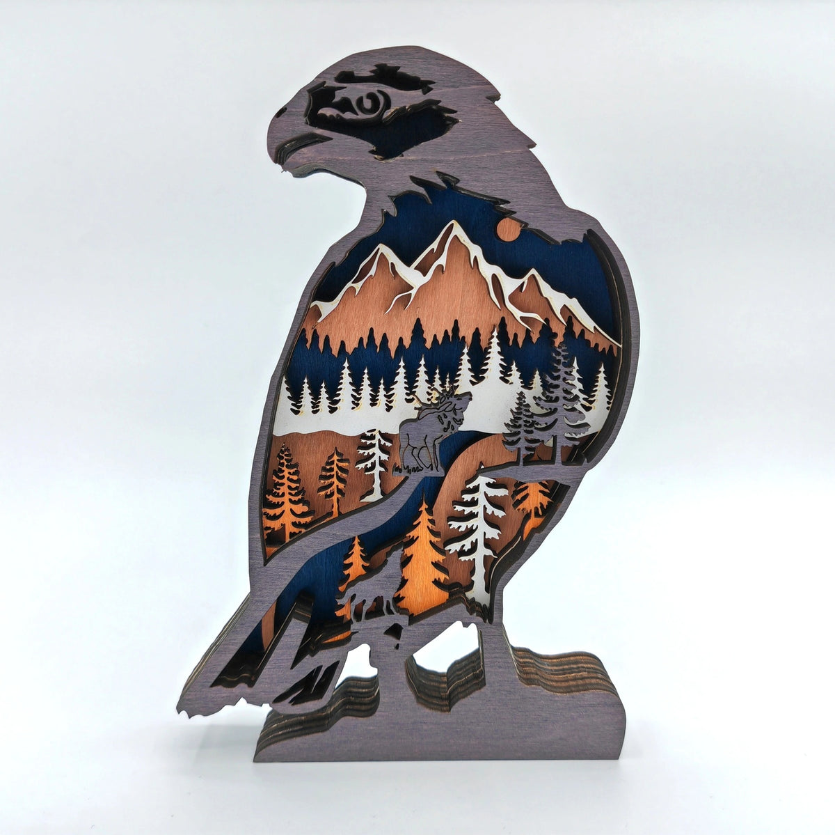 Sculpture rapace des montagnes en bois