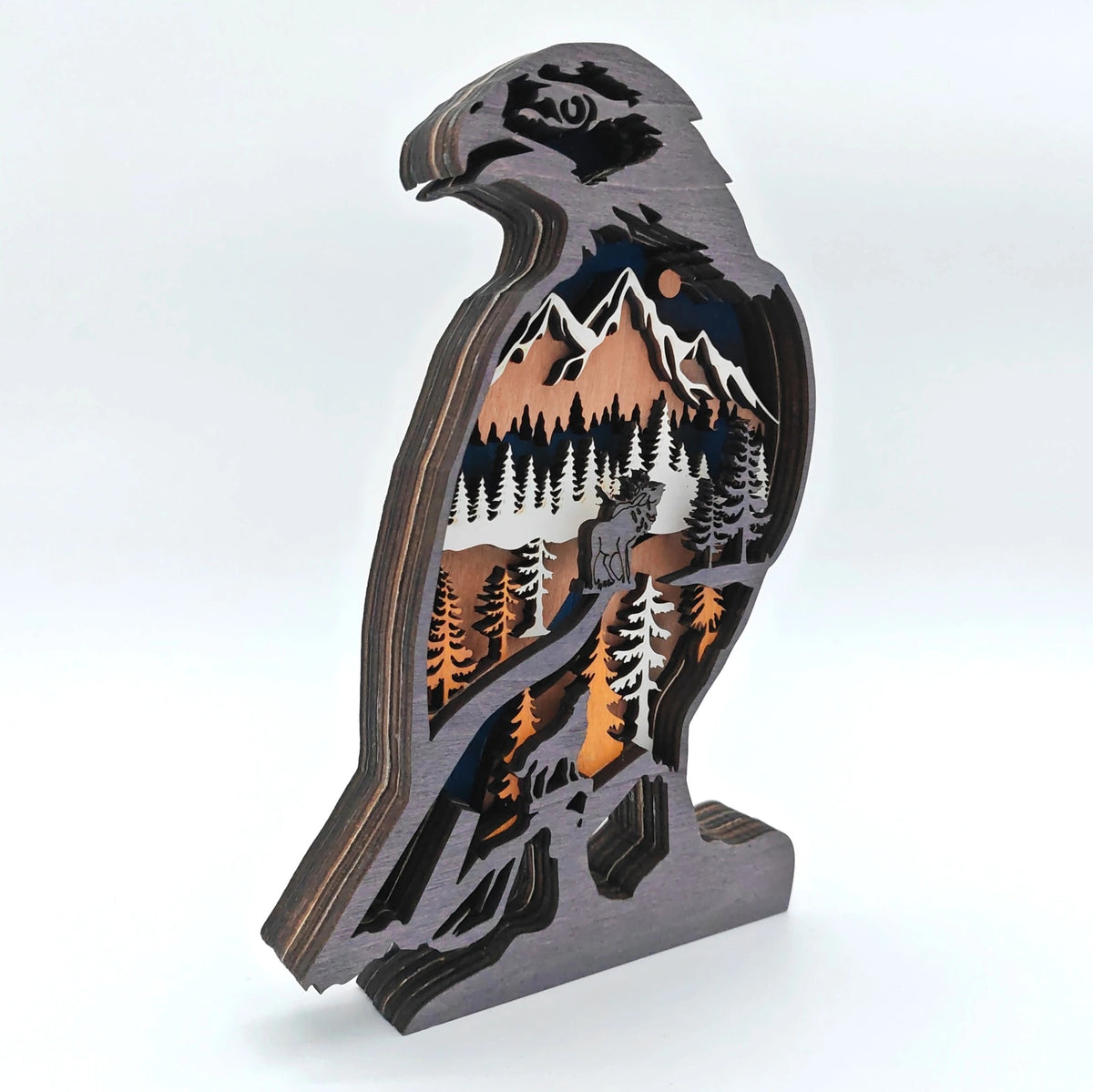Sculpture rapace des montagnes en bois