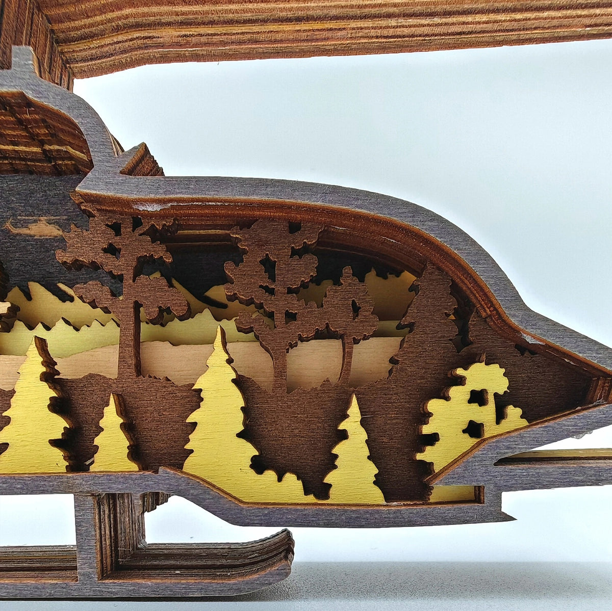 Sculpture hélicoptère en bois