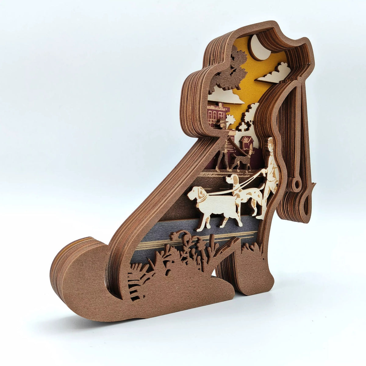 Sculpture chien en balade en bois
