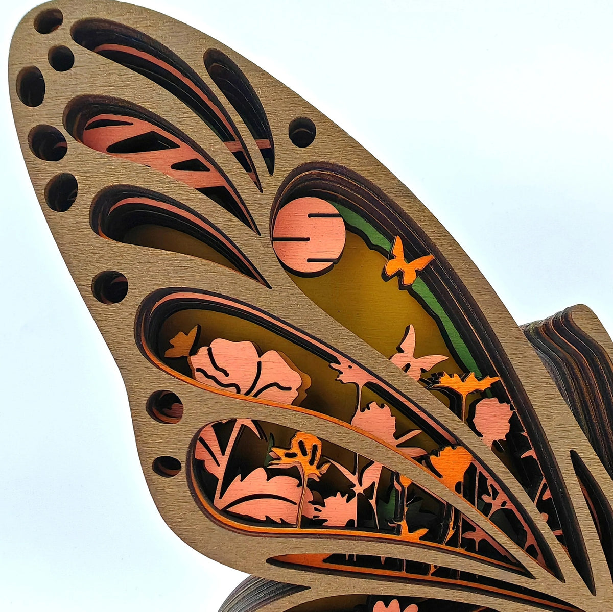 Lampe papillon orange en bois - USB