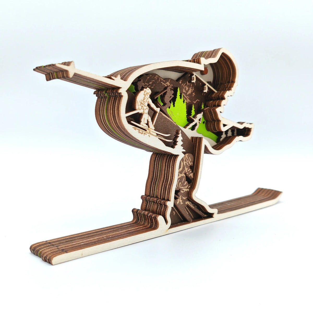 Sculpture skieur en bois
