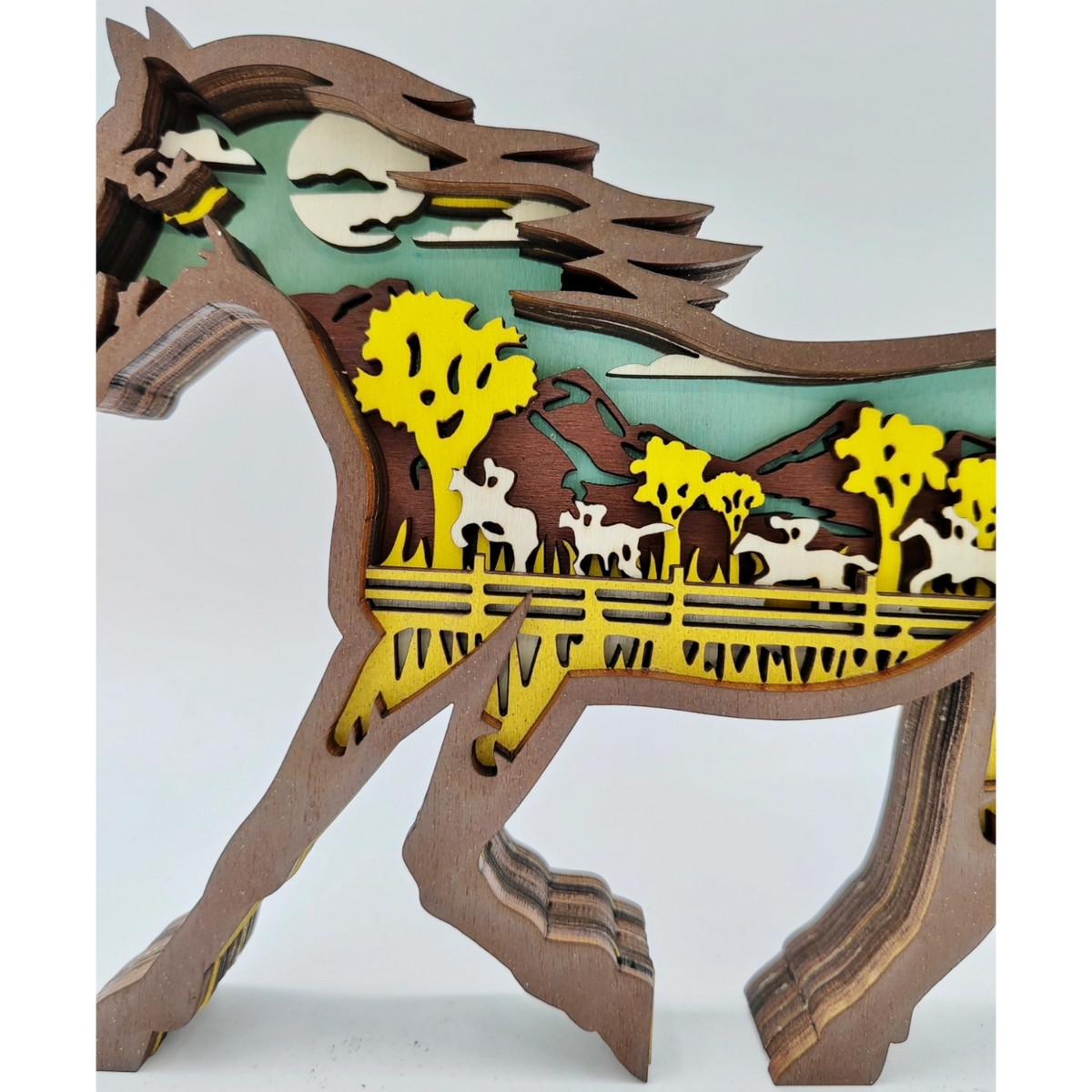 Sculpture cheval de course en bois