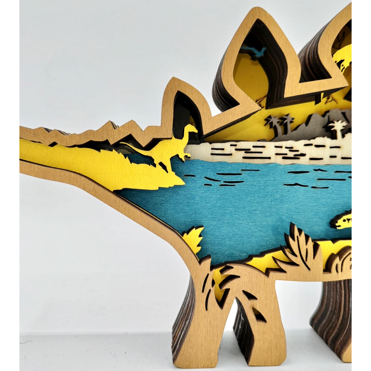 Sculpture dinosaure stégosaure en bois