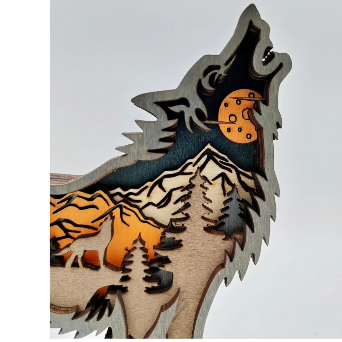 Sculpture loup en bois