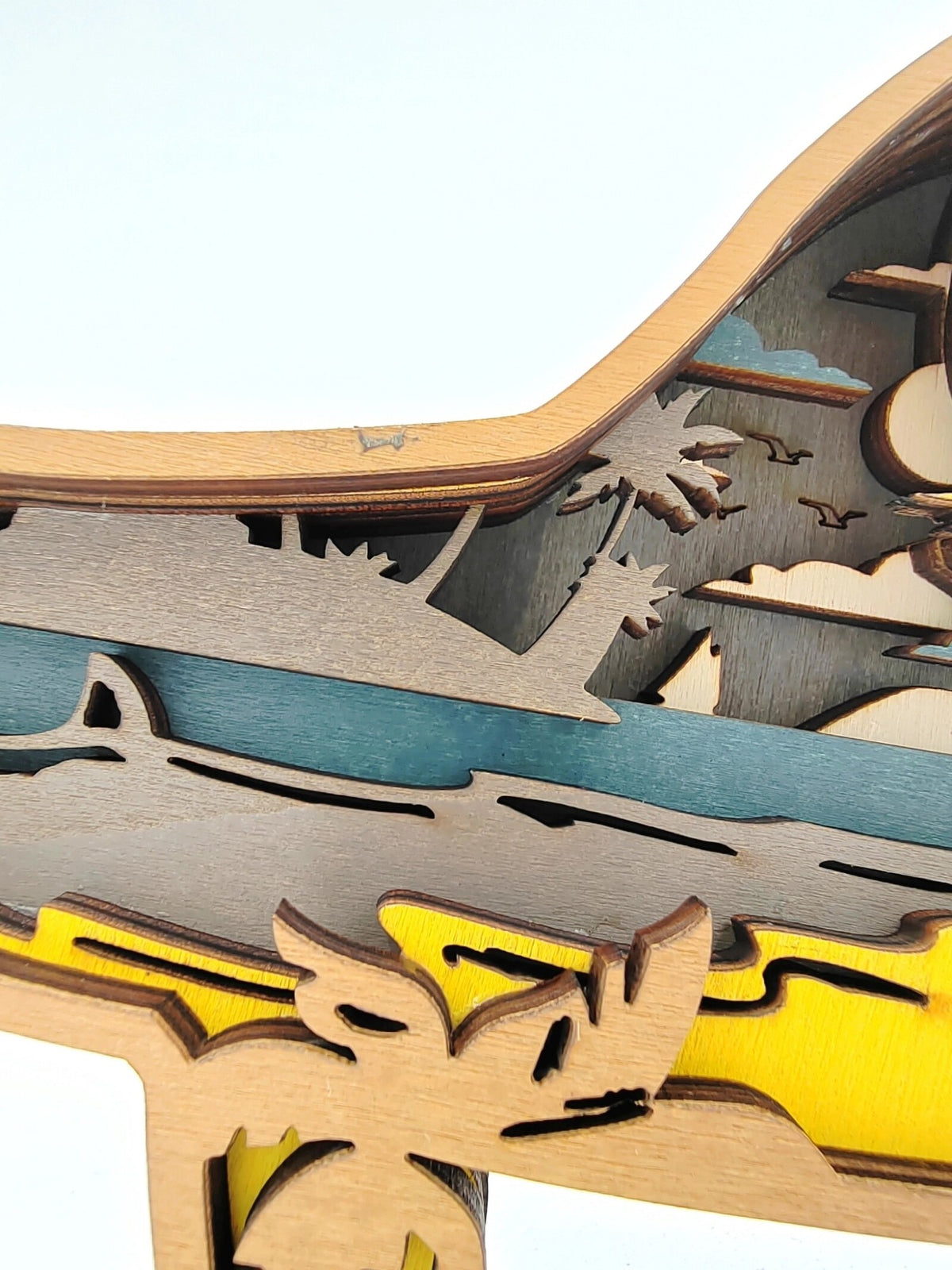 Sculpture requin en bois
