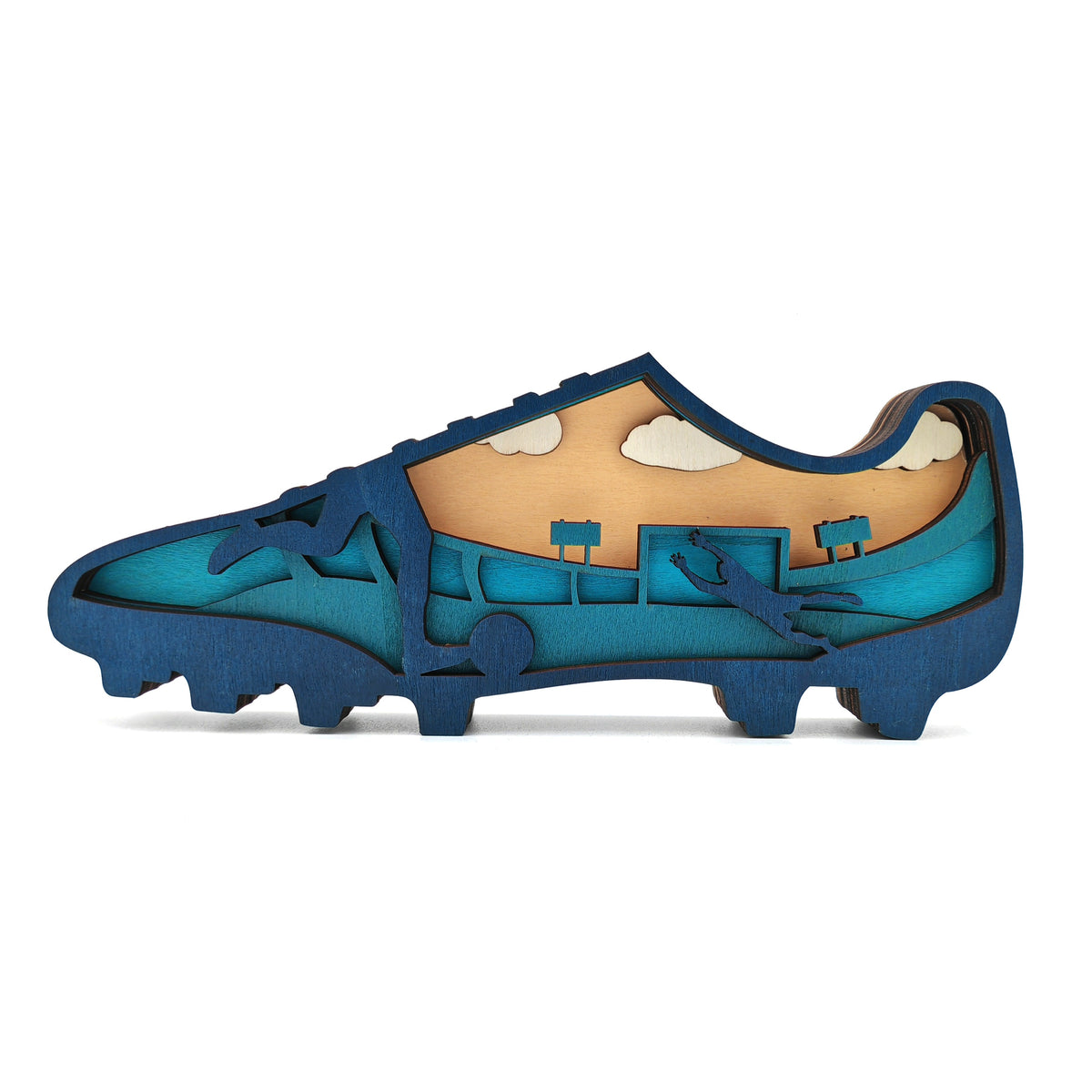 Sculpture chaussure de football en bois