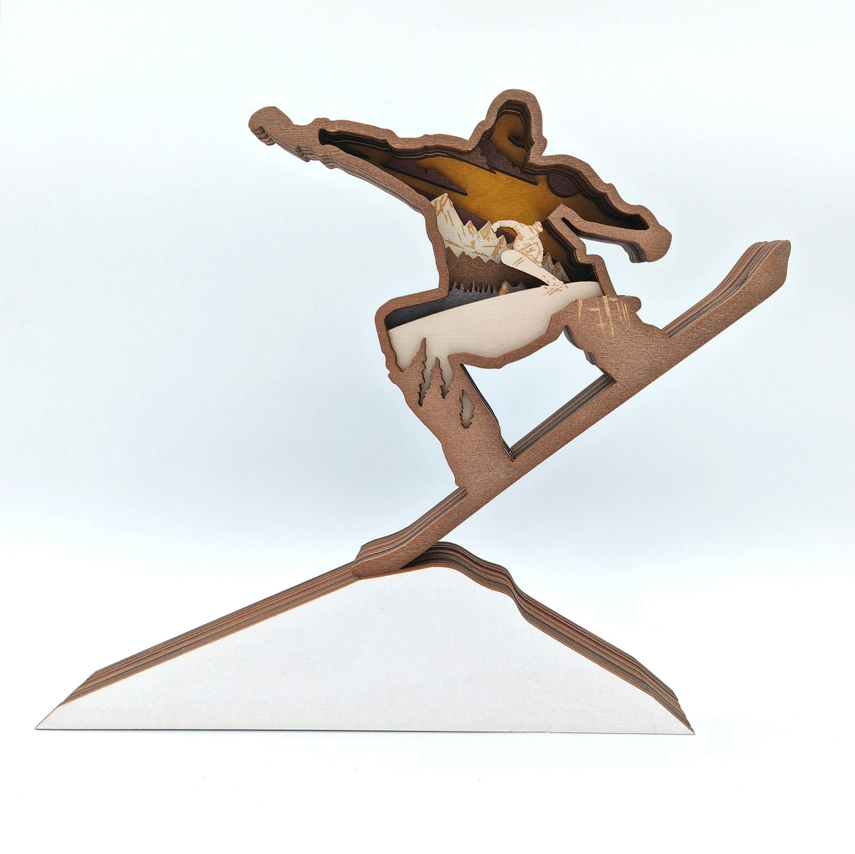 Sculpture snowboarder en bois
